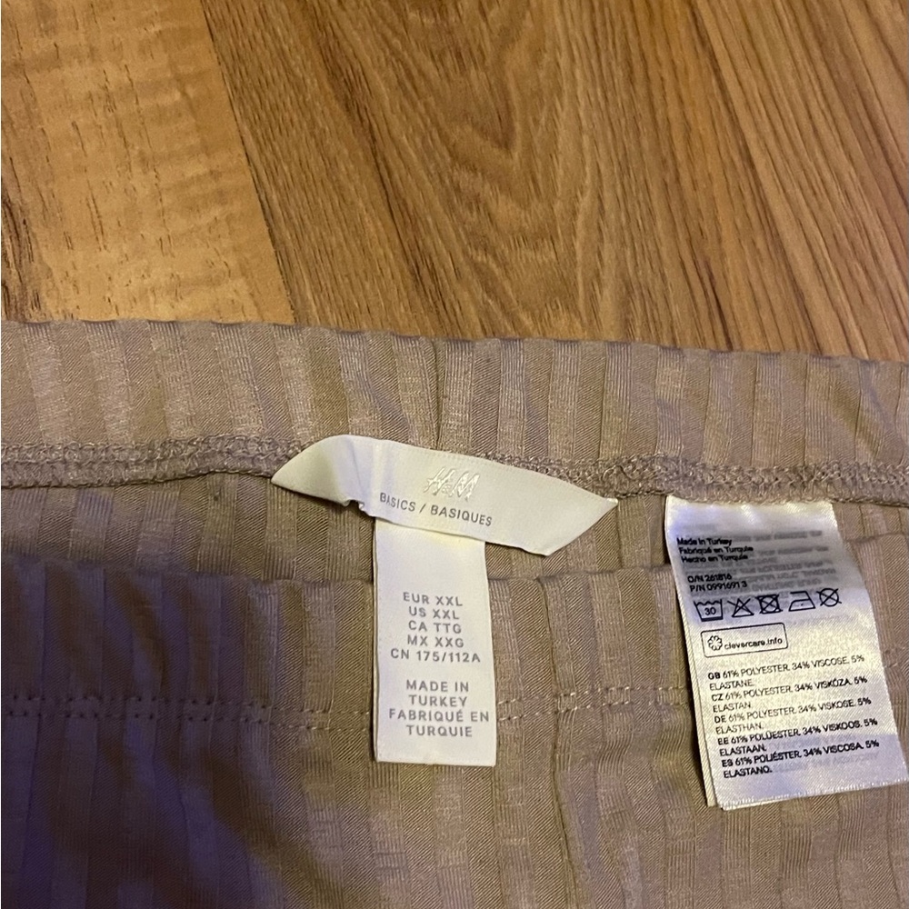 H&M Pants - Picture 3 of 3